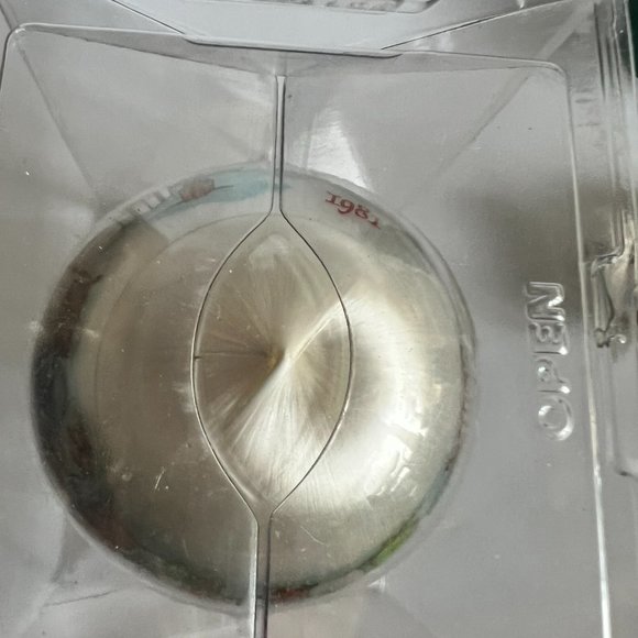 Exclusive Vintage Christmas Ornament Set - 1982 Hummelwerk Ball & 1978 Goebel Sa - Picture 13 of 16